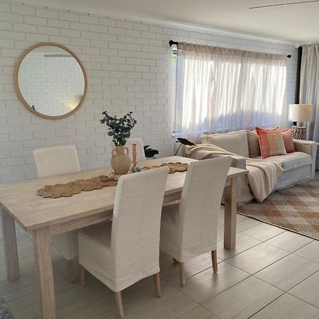 Illoura Holiday Apartment Three Bedroom Noosa River View ヌーサヴィル エクステリア 写真