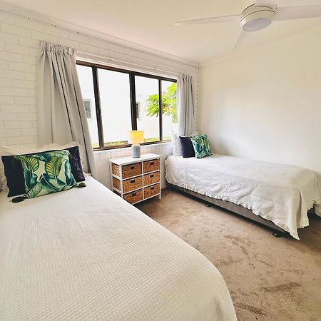 Illoura Holiday Apartment Three Bedroom Noosa River View ヌーサヴィル エクステリア 写真