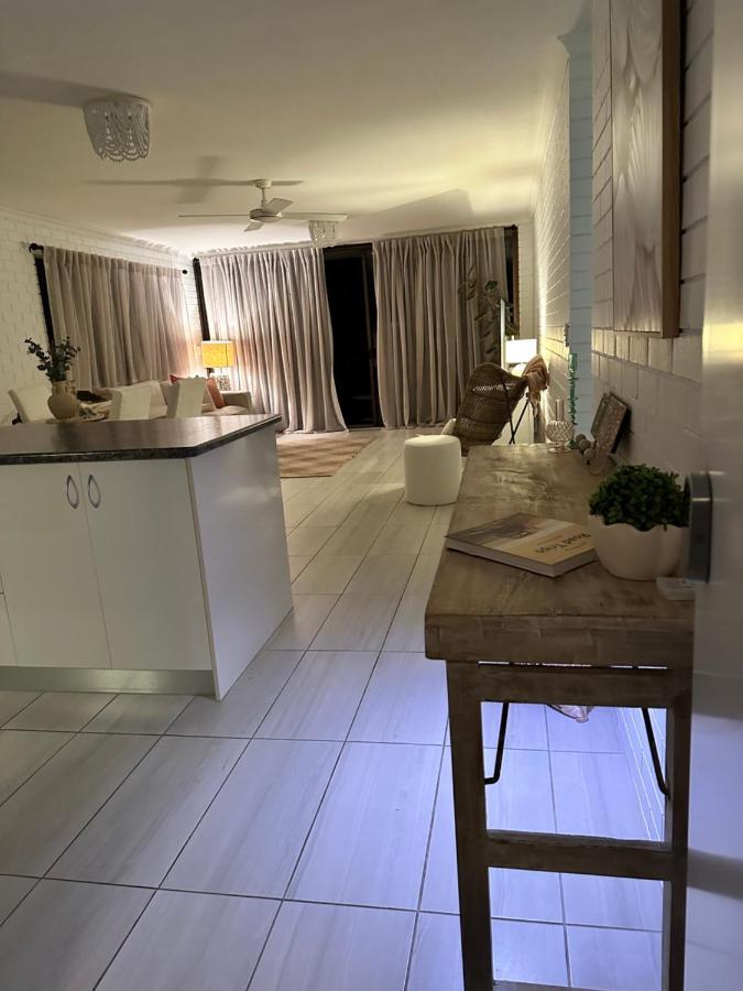 Illoura Holiday Apartment Three Bedroom Noosa River View ヌーサヴィル エクステリア 写真