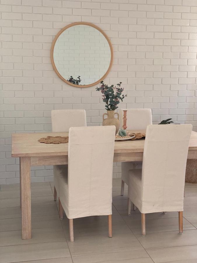 Illoura Holiday Apartment Three Bedroom Noosa River View ヌーサヴィル エクステリア 写真