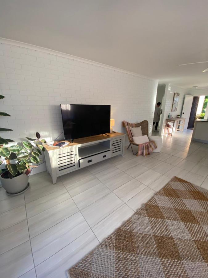 Illoura Holiday Apartment Three Bedroom Noosa River View ヌーサヴィル エクステリア 写真