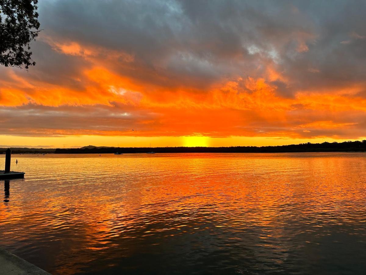 Illoura Holiday Apartment Three Bedroom Noosa River View ヌーサヴィル エクステリア 写真